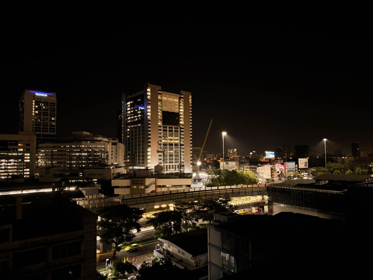 The Victory View (Adults Only) Hotel Bangkok Buitenkant foto
